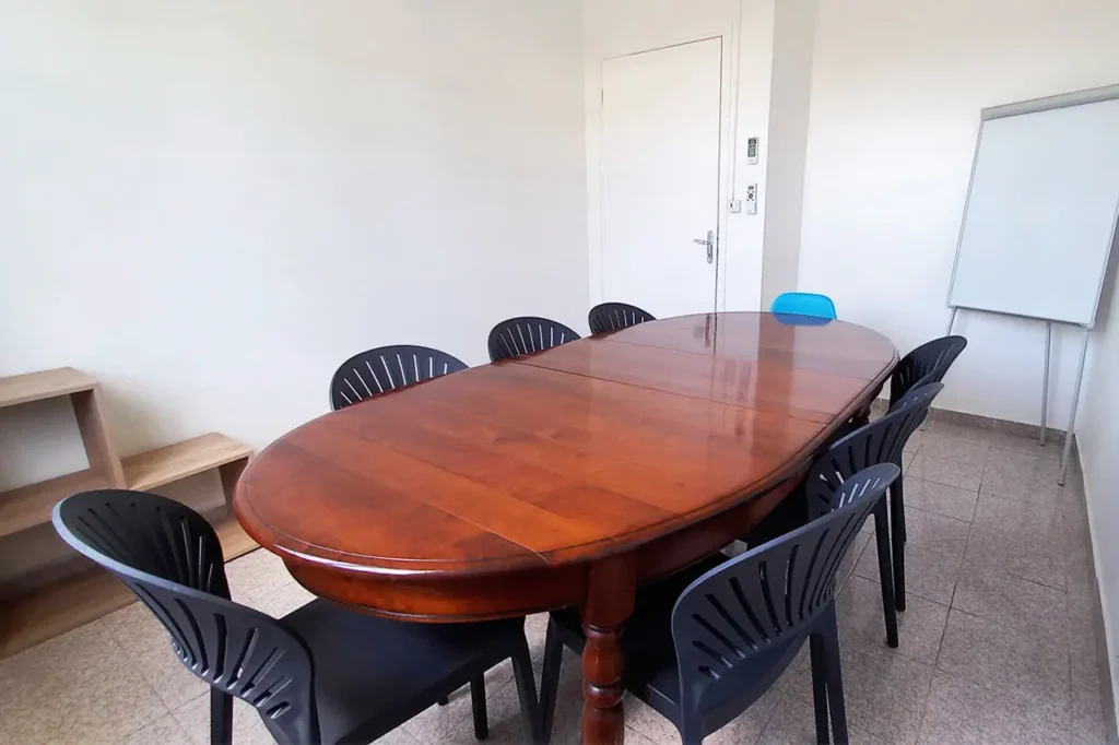 Salle Choca pour coworking et formations à La Réunion, pour groupes jusqu’à 8 personnes